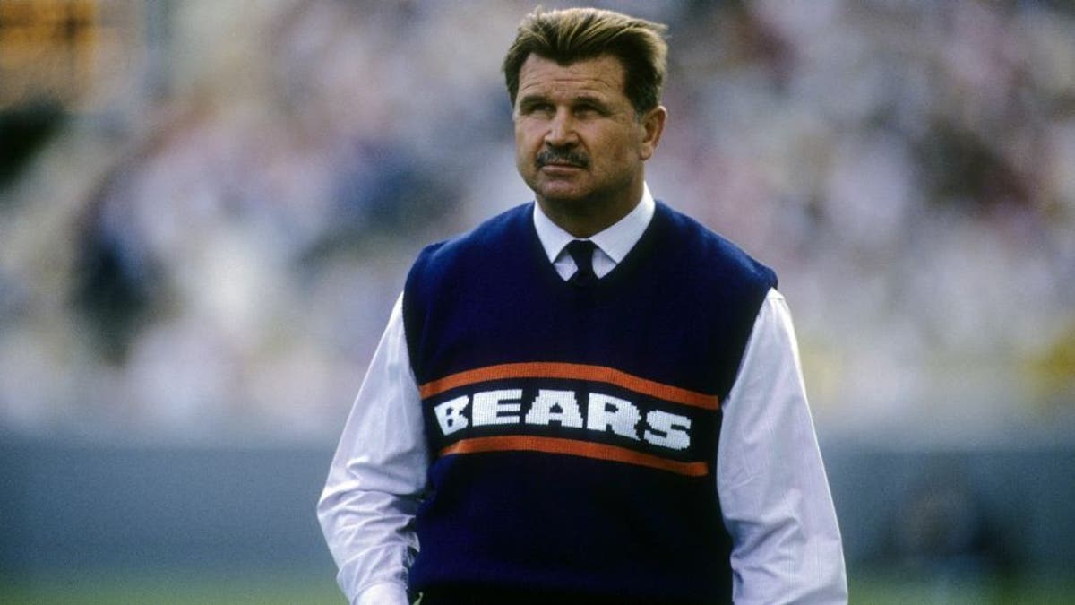 Bears Legend Mike Ditka Officially Buries the Phrase “Don’t Blame the Refs” After Vikings’ Violent Facemask on RB Travis Homer
