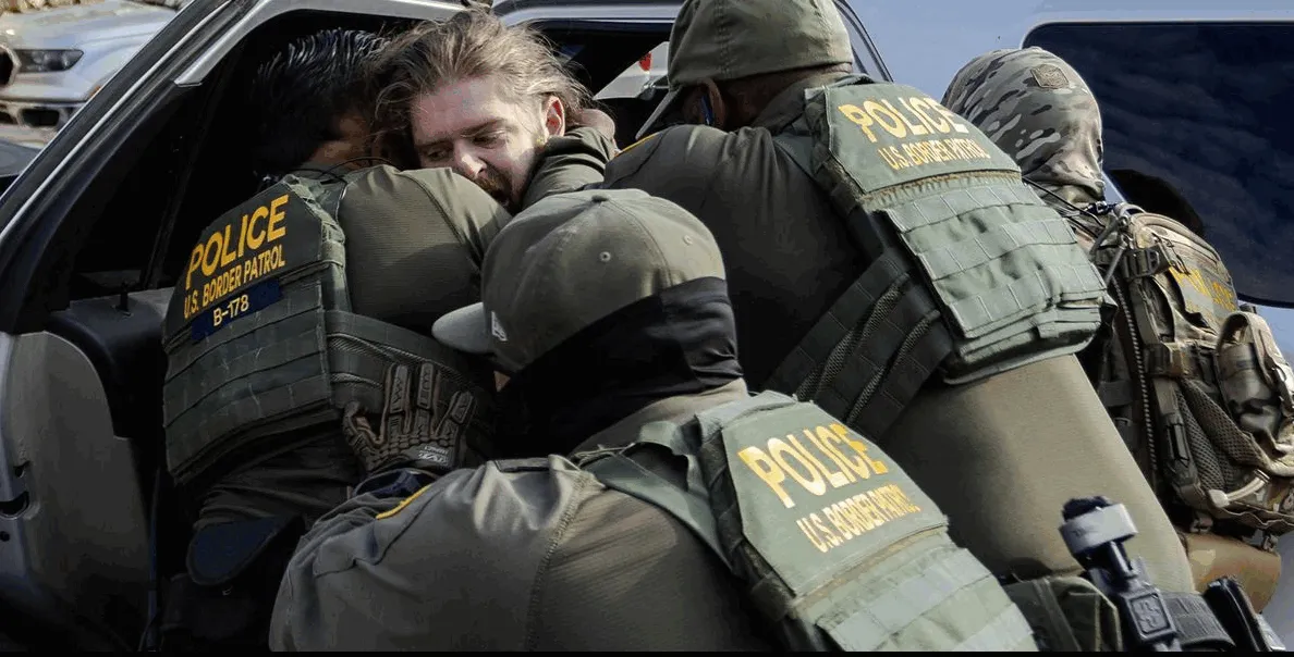 'You're dead liberal': Feds accused of pointing gun and making shocking remark at citizen