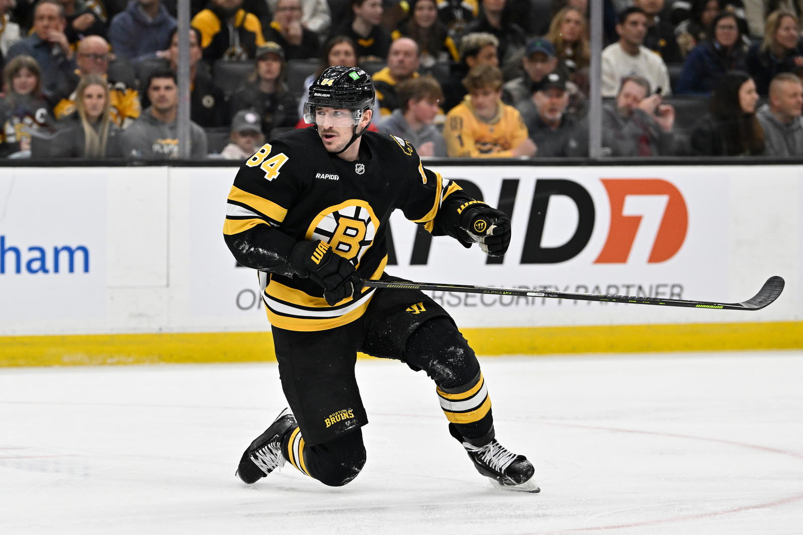 Bruins’ Tanner Jeannot Dominates Heavyweight Fight Against Senators’ Kurtis MacDermid, Sends Strong Message with Grit and Power