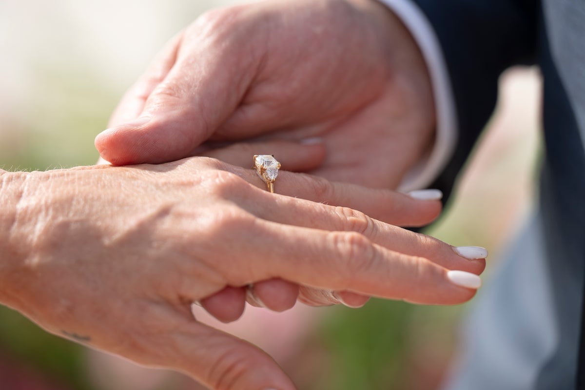 Peg Reveals the Exact Moment She Knew Mel Was Going to Choose Her, Plus: More on the Commitment Ring!