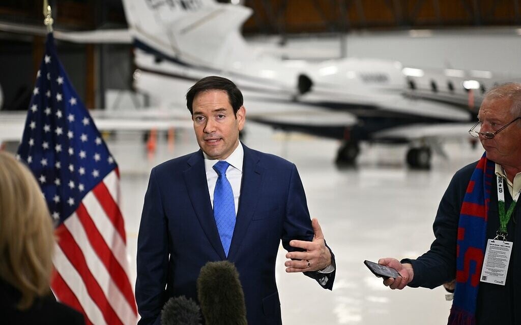 BREAKING NEWS: During the Senate hearing on immigration reform, Marco Rubio suddenly exploded after the statements of Ilhan Omar and AOC pssss