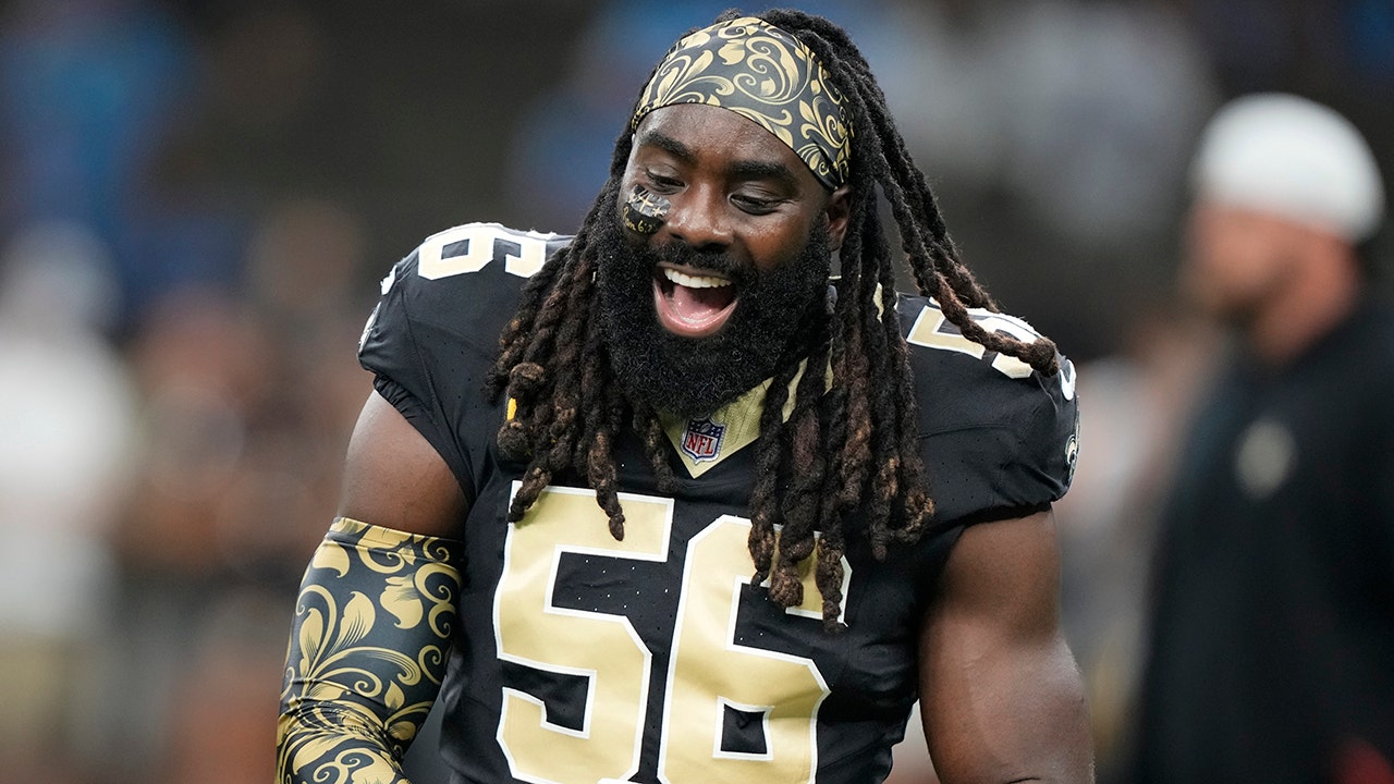 Former Saints fan favorite is paying his respect to Demario Davis while showing out in his new home