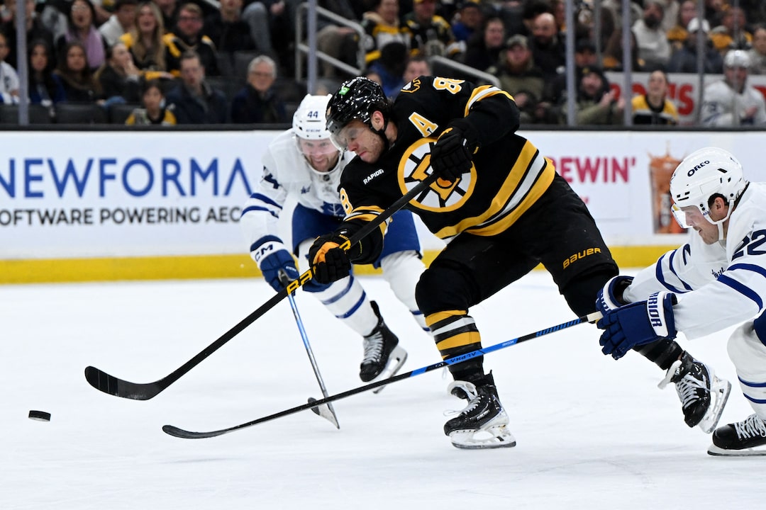 Boston Bruins star David Pastrnak buries milestone goal against Maple Leafs