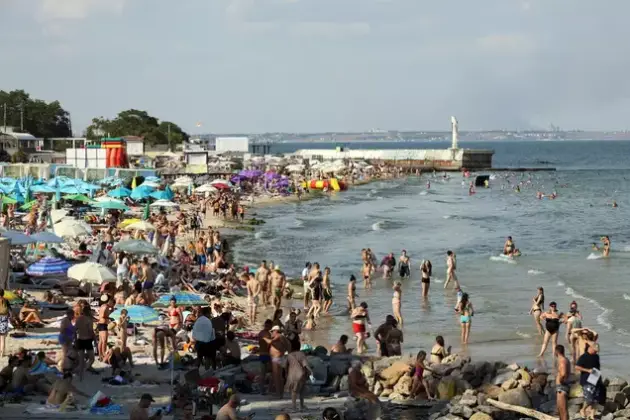 Three beachgoers dead after sea mines wash up on beach and explode at popular tourist spot