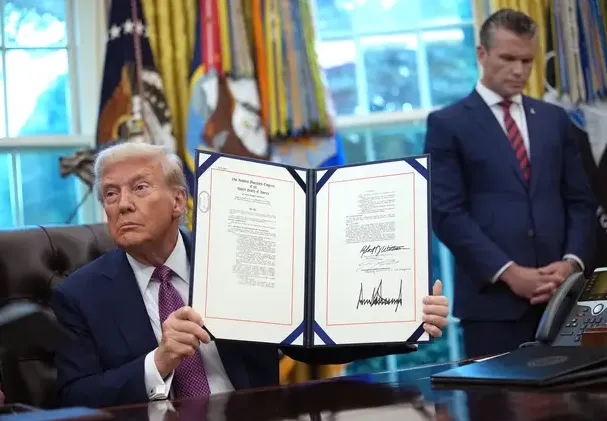 C.He didn’t hesitate for long and made another decision! Donald Trump has signed the order