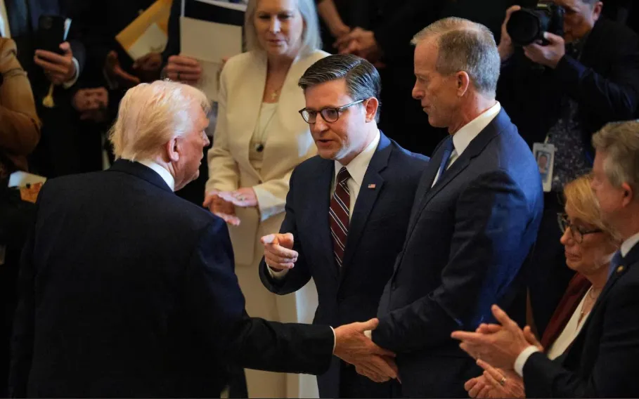 Trump Ally Preparing Senate Run Against Murkowski: Report psss (koq)