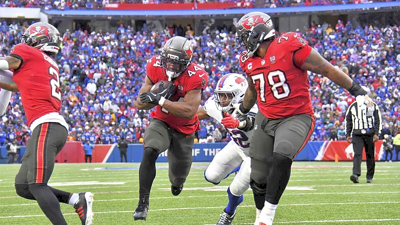 Who needs Bucky Irving when Buccaneers’ Sean Tucker can score 3 TDs for you
