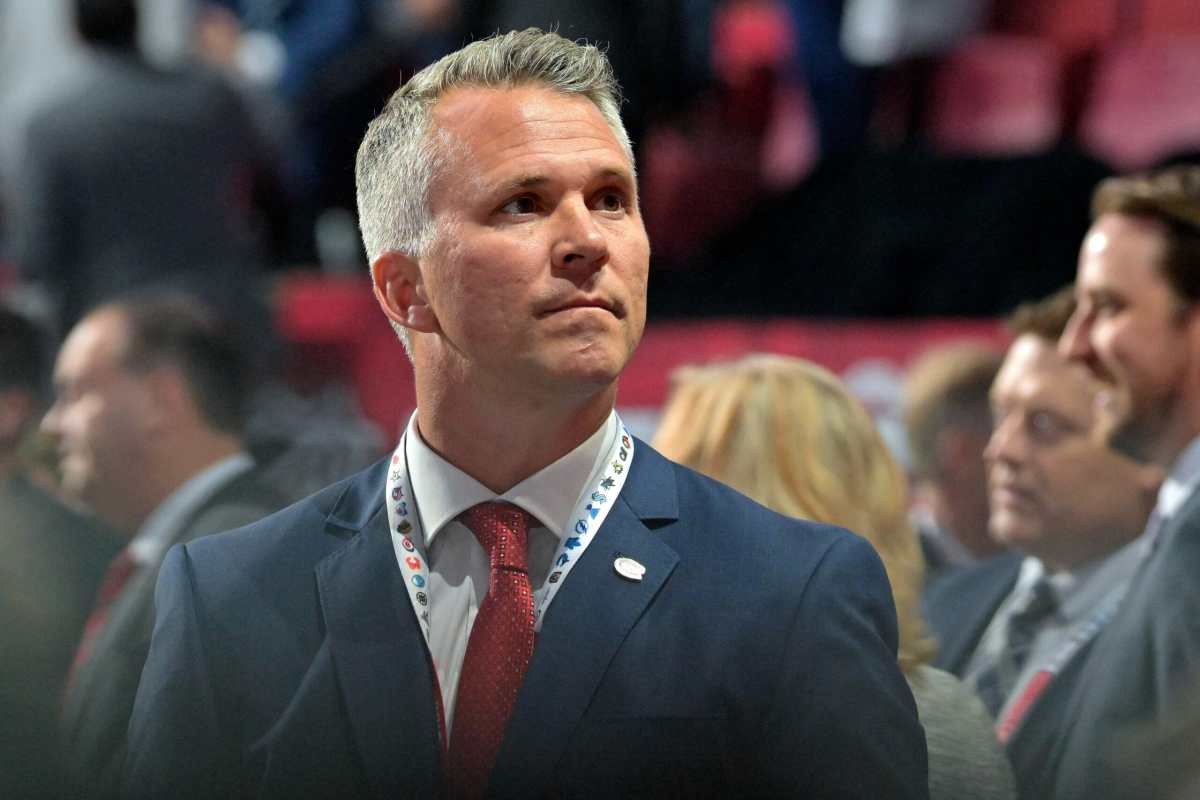 "Fans Baffled by Martin St-Louis' Shocking Overtime Decision: Why Was Jake Evans on the Ice in 3v3?"