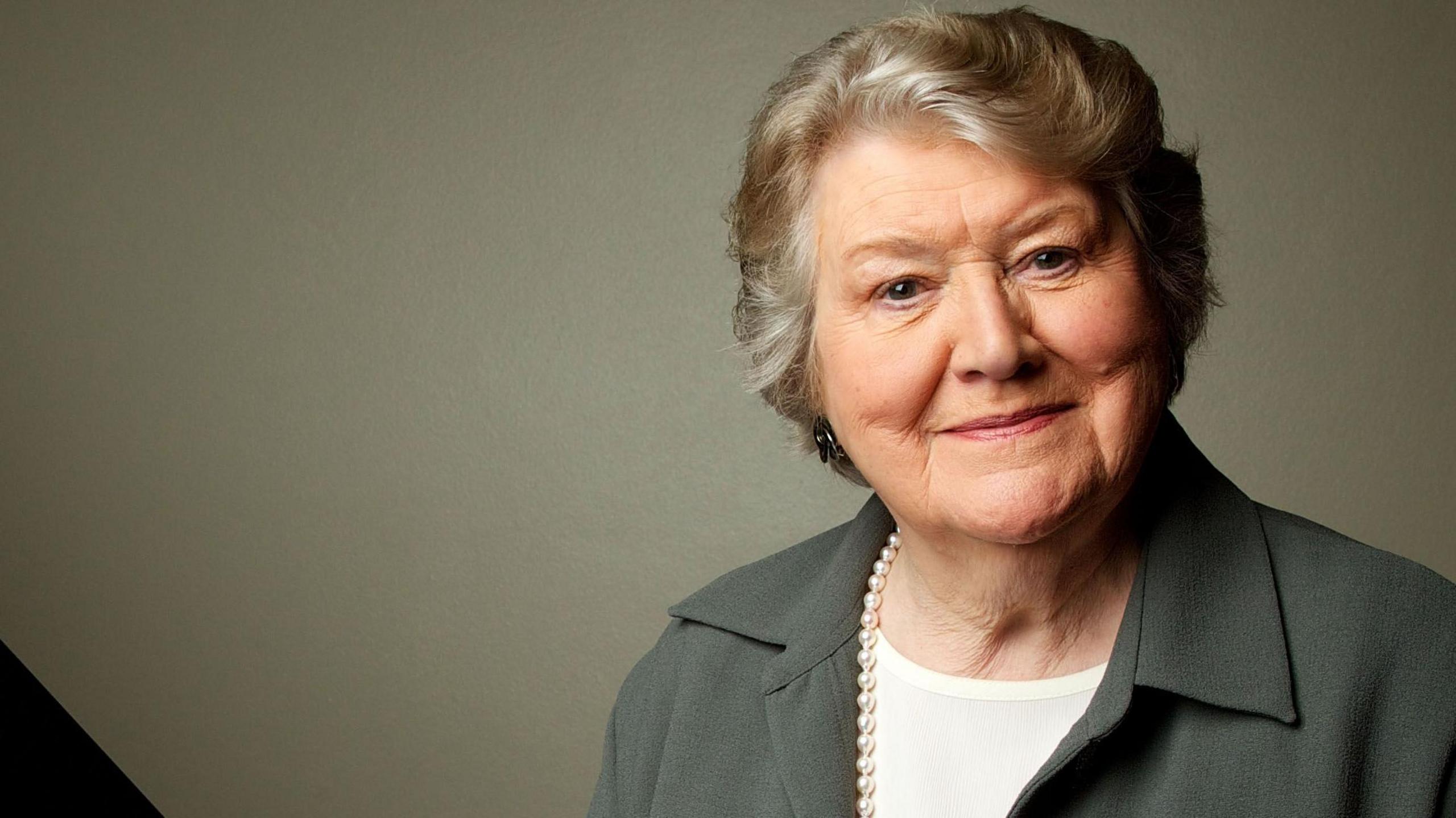 Dame Patricia Routledge: The Quiet Brilliance Behind a Lifetime of Laughter ✨