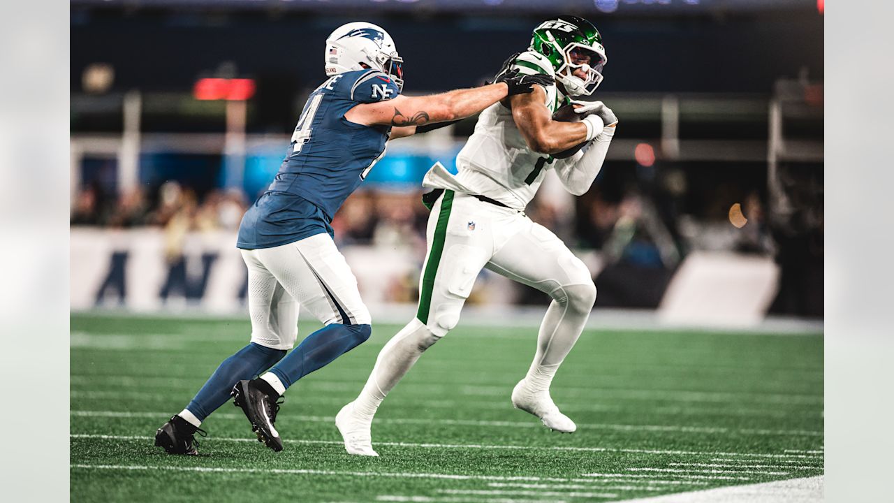 Justin Fields finds John Metchie, cuts Patriots lead to 21-14