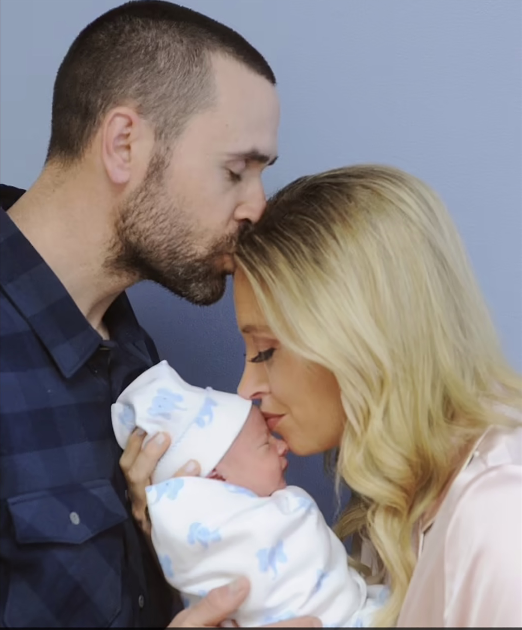 KAYLEIGH MCENANY’S SHOCKING BABY REVEAL: A FIRST-OF-ITS-KIND AI EXPERIENCE THAT HAS THE NATION TALKING!