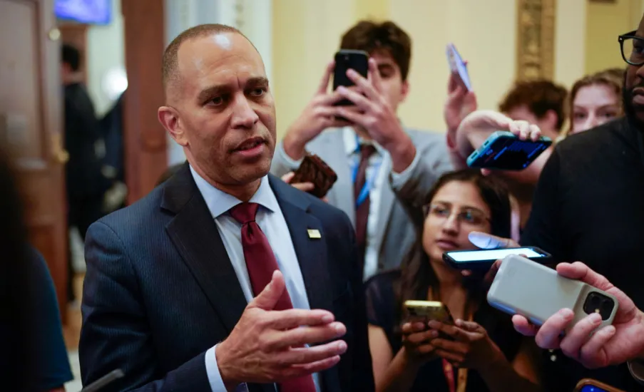 Left-Wing NYC Councilman to Primary Jeffries Amid Shutdown Backfires psss