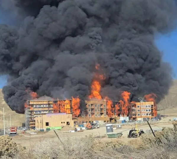 MASSIVE OVERNIGHT FIRE ERUPTS IN UTAH COUNTY AS SKY GLOWS ORANGE AND RESIDENTS FLEE HOMES