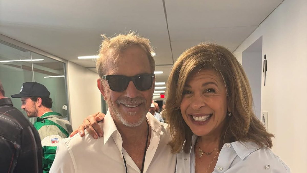 ‘New Couple Alert’ on Hoda Kotb’s Photo With Kevin Costner at Super Bowl