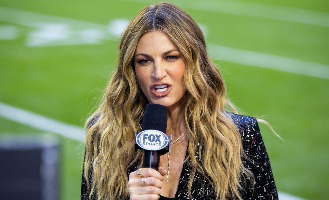 THE ENTIRE NFL WORLD ERUPTS: Erin Andrews Leaves Studio Speechless After Declaring “Dak Prescott Is This Nation’s New Quarterback”