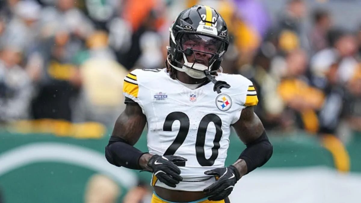 Steelers Rookie Chooses Family Over Flash, Uses First NFL Paycheck to Buy Mom a Home